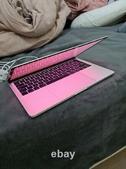 macbook-pro-pink-screen