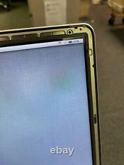 Apple MacBook Pro 17 (2011) i7 2.2Ghz 4GB 500GB Missing Screen Border