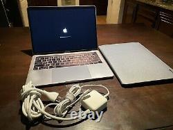 MacBook Pro 13 16GB RAM, 1 TB SSD, 3.3 GHz i7, Touchbar, Space Grey, New Screen